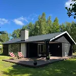 70s Wooden House On Large Natural Plot Hébergement de vacances Højby