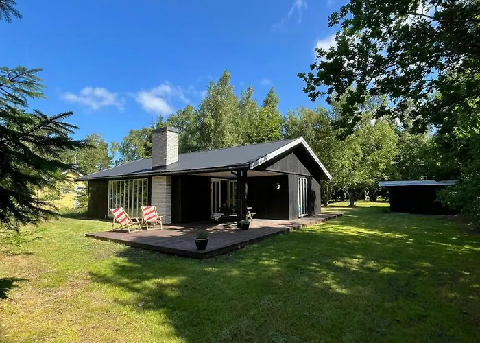 70s Wooden House On Large Natural Plot * Højby