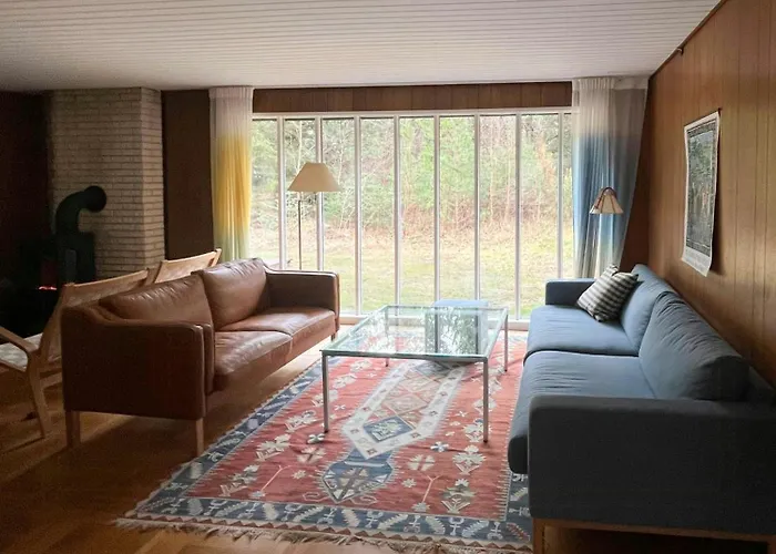 Feriehus 70s Wooden House On Large Natural Plot